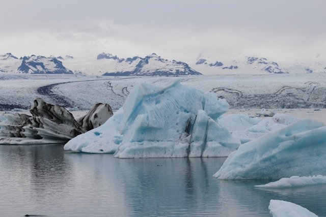 Floating blue icebergs at Jokulsarlon Glacier Lagoon