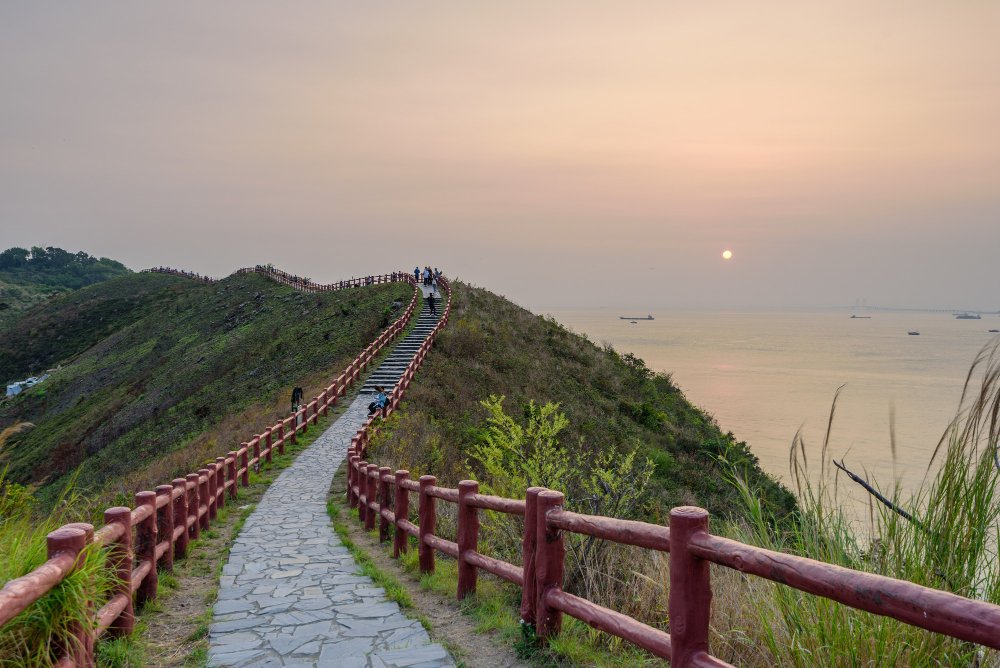 Da Nang Golden Bridge Ba Na Hills - Central Vietnam Travel